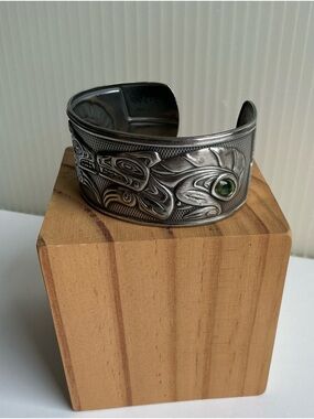 Vintage First Nations Wolf Design Cuff Bracelet